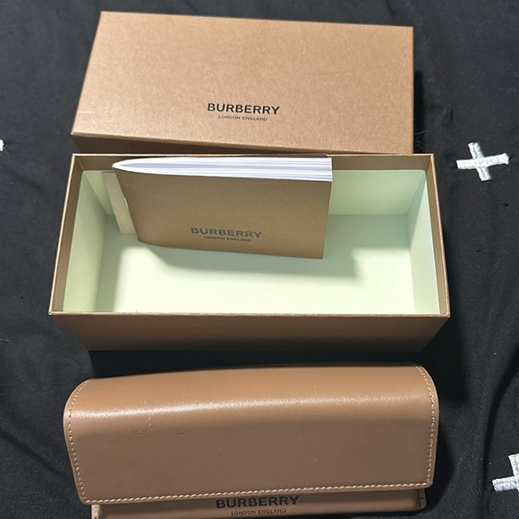 Burberry Sunglasses - Picture 7 of 8